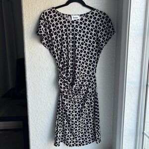 Leota Women's Sleeveless Midi‎ Ruched Black and Beige Flattering Dress Size S